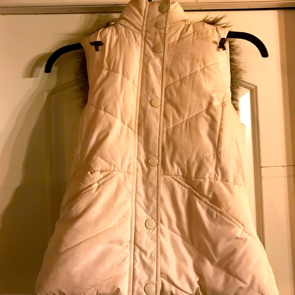 Banana Rep. Ivory Puffer Hooded Vest w/ Faux Trim
